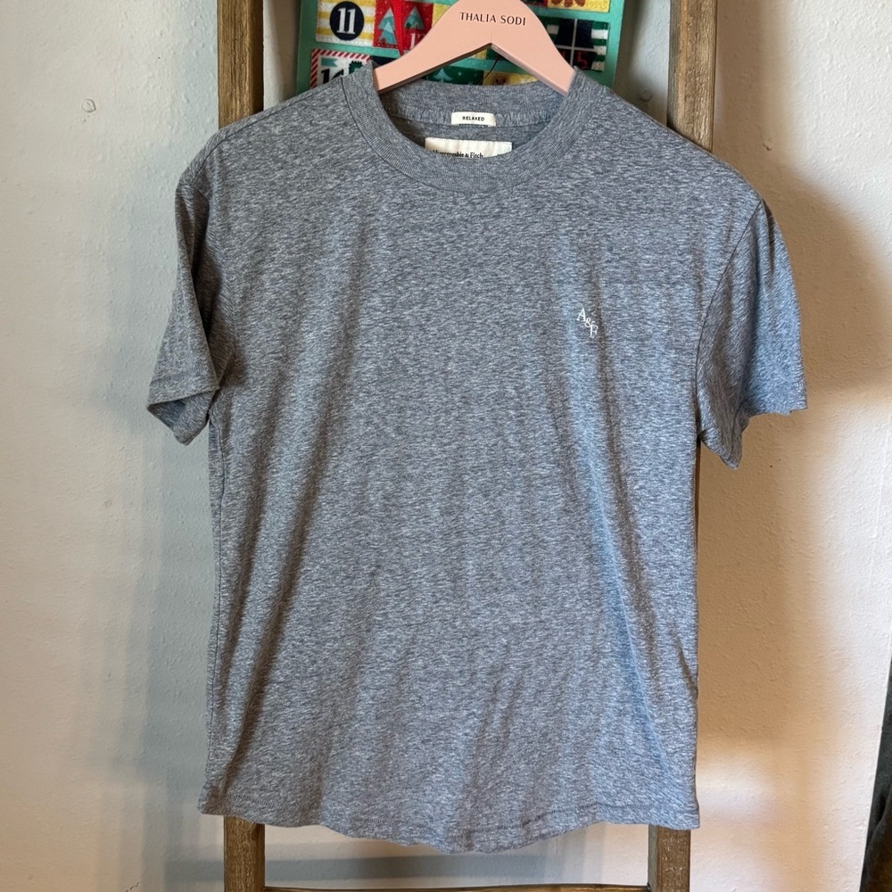 Abercrombie & Fitch Men
Relaxed Soft Tee size XS
In great condition